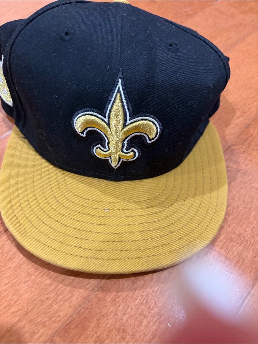 New Era Kids Black and Gold Fleur-de-Lis Snapback Hat
